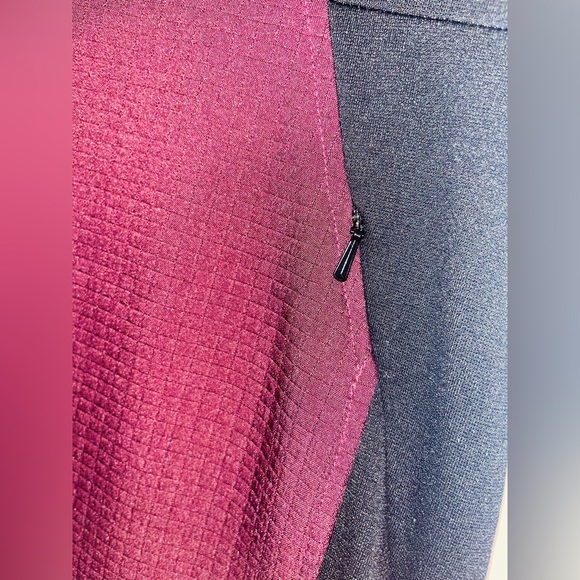 Halogen | Short sleeve color blocked sheath dress with front zipper pockets. - Picture 3 of 6